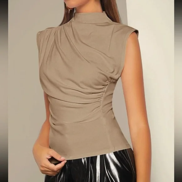 Classic mock neck ruched top - Picture 13 of 16
